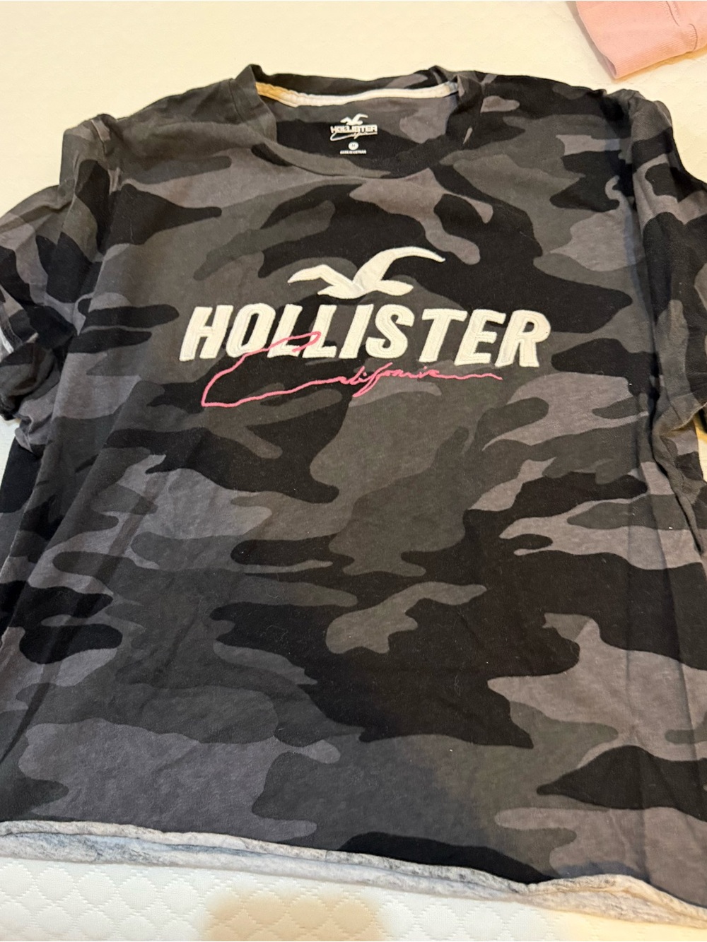 Hollister women’s gray Camo Logo T-Shirt